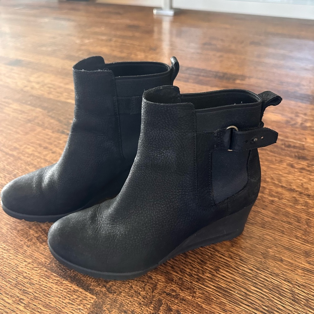 Uggs Indra Waterproof Wedge Boot